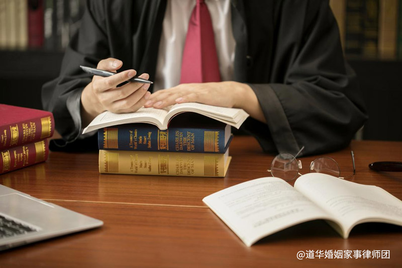 律师