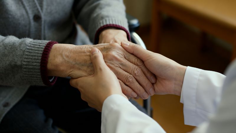 深圳继承律师：立遗嘱需要所有子女到场签字吗？(图1)