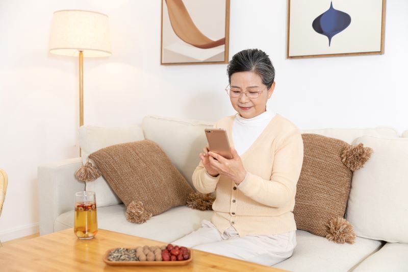 深圳继承律师：离世配偶的社交账号、网络账号可以继承吗？(图1)
