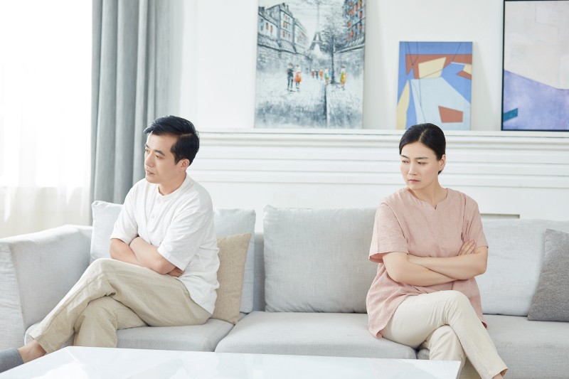 深圳婚姻家事律师：约定“谁提离婚谁不分财产”的婚内财产协议，有效吗？(图1)