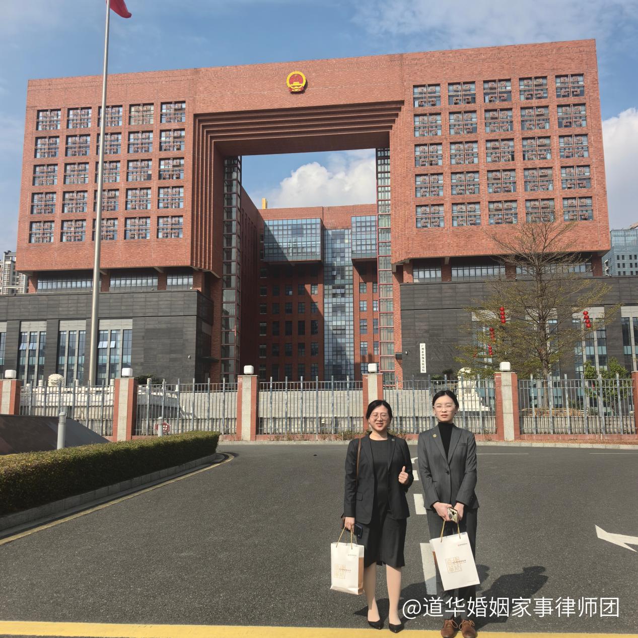 深圳小产权房继承律师唐云虹以案说法 - 父母遗留深圳历史遗留农民房，多子女法定继承，法院如何分割房屋使用权与租金？